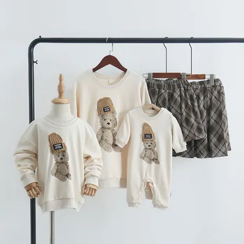 Един и същ дрехи за семейството, зимна есенен пуловер с анимационни мечка, риза с дълги ръкави, за баща, син, майка и дъщеря, детски дрешки за рожден ден