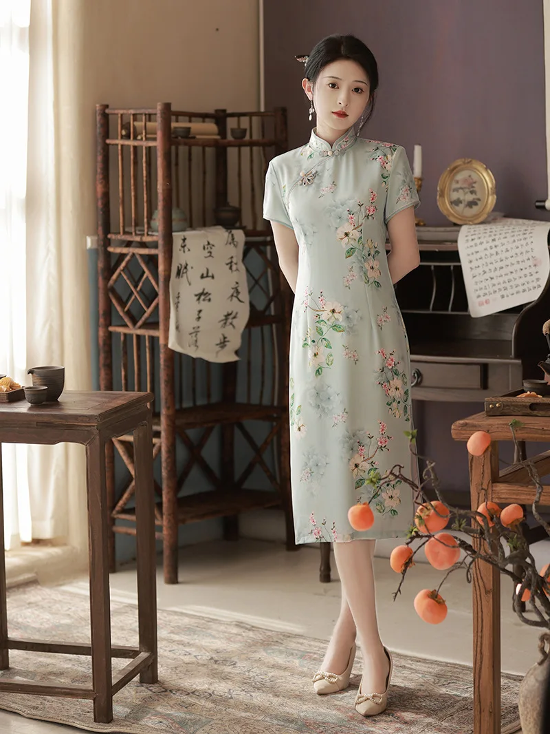 FZSLCYIYI, китайски ретро сатен, Ципао с флорални принтом, женски традиционните вечерни рокли-Чонсам копчета за ръчна работа с къс ръкав - 0