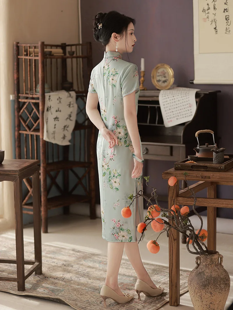 FZSLCYIYI, китайски ретро сатен, Ципао с флорални принтом, женски традиционните вечерни рокли-Чонсам копчета за ръчна работа с къс ръкав - 1