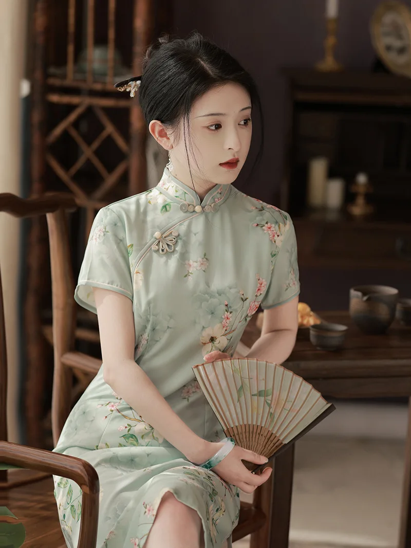 FZSLCYIYI, китайски ретро сатен, Ципао с флорални принтом, женски традиционните вечерни рокли-Чонсам копчета за ръчна работа с къс ръкав - 2