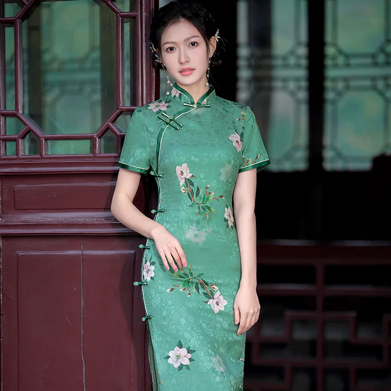 Жена традиционното китайското зелена рокля с флорални принтом, ретро яка-часова, Ципао, дълга тънка Чонсам с висока цепка - 2